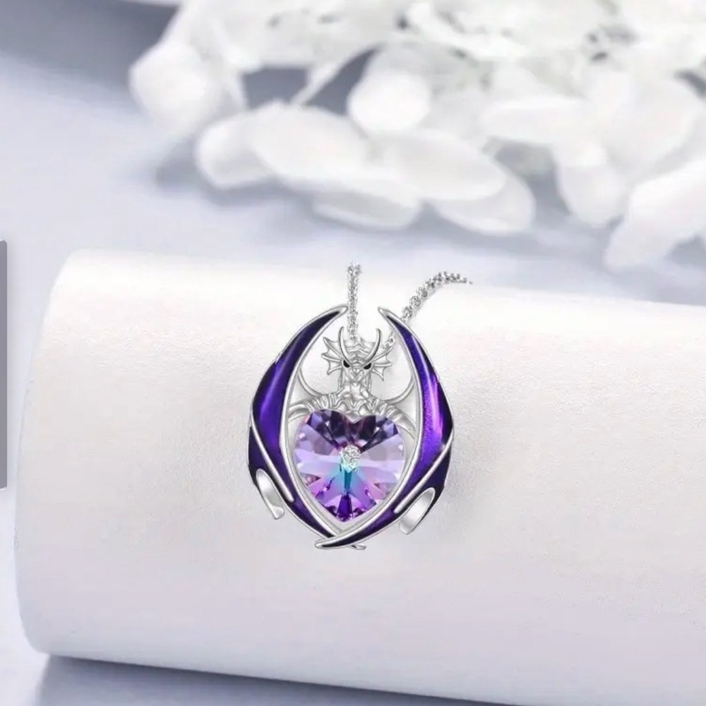Silver and Purple Heart Pendant Necklace. (Box not included) - Picture 4 of 5